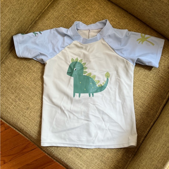 Dino swim shirt with matching swim hat - Picture 1 of 3